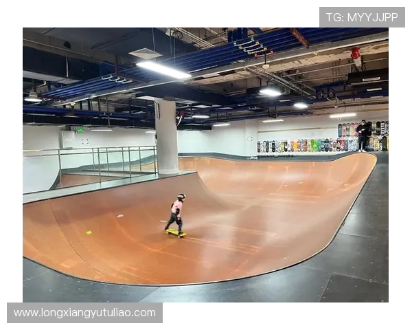 广州滑板队在世界滑板锦标赛中以71分稳居积分榜首位