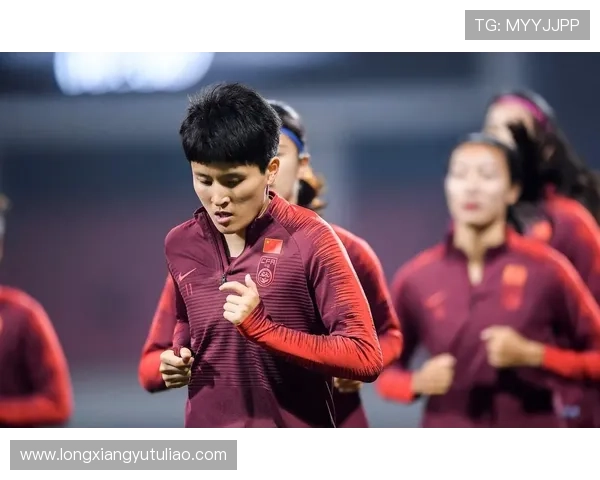 广州飞盘队与武汉飞盘队赛后战术分析与复盘探讨